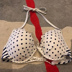 Victoria’s Secret padded underwire bikini top